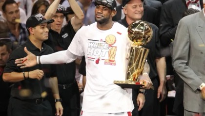 NBA直播-总决赛单场抢断+盖帽≥5且正负值≥22球员：詹姆斯两次上榜